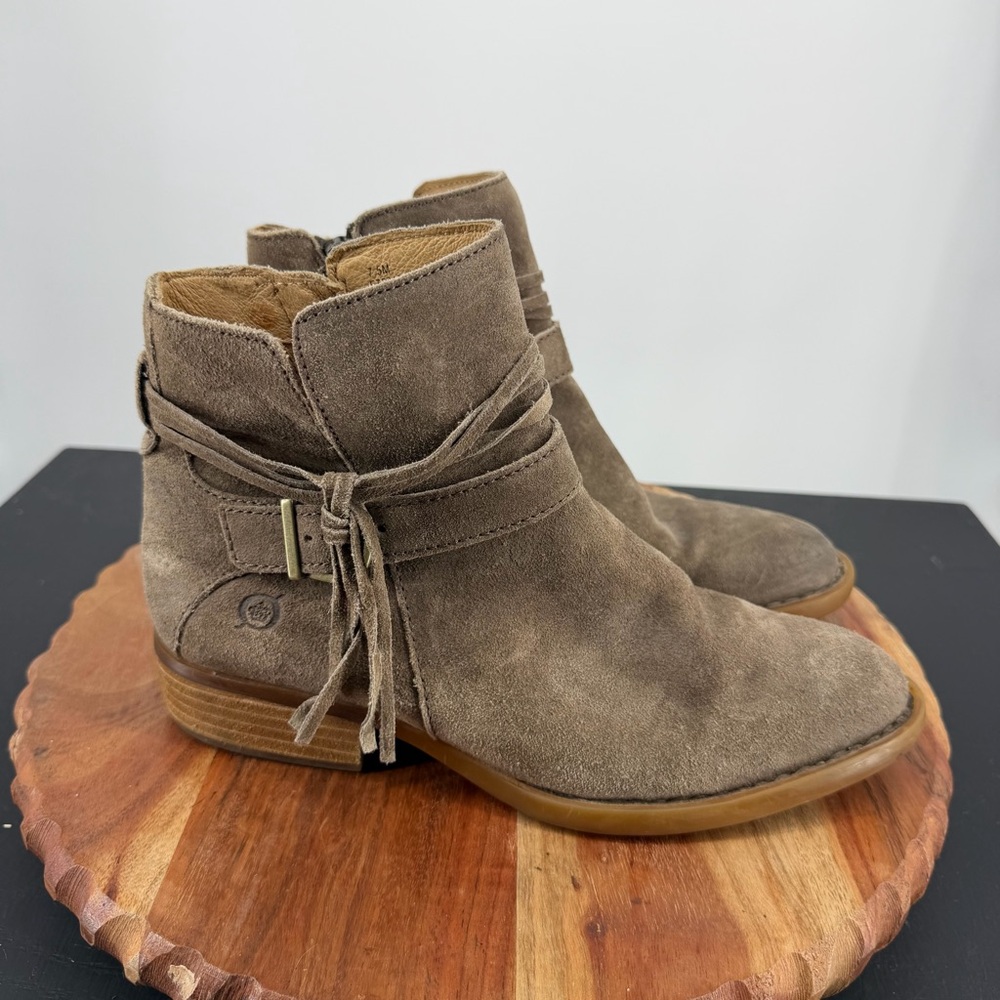 Born‎ Osha Ankle Boots taupe suede Leather Buckle Low Boot tassel sz 7.5